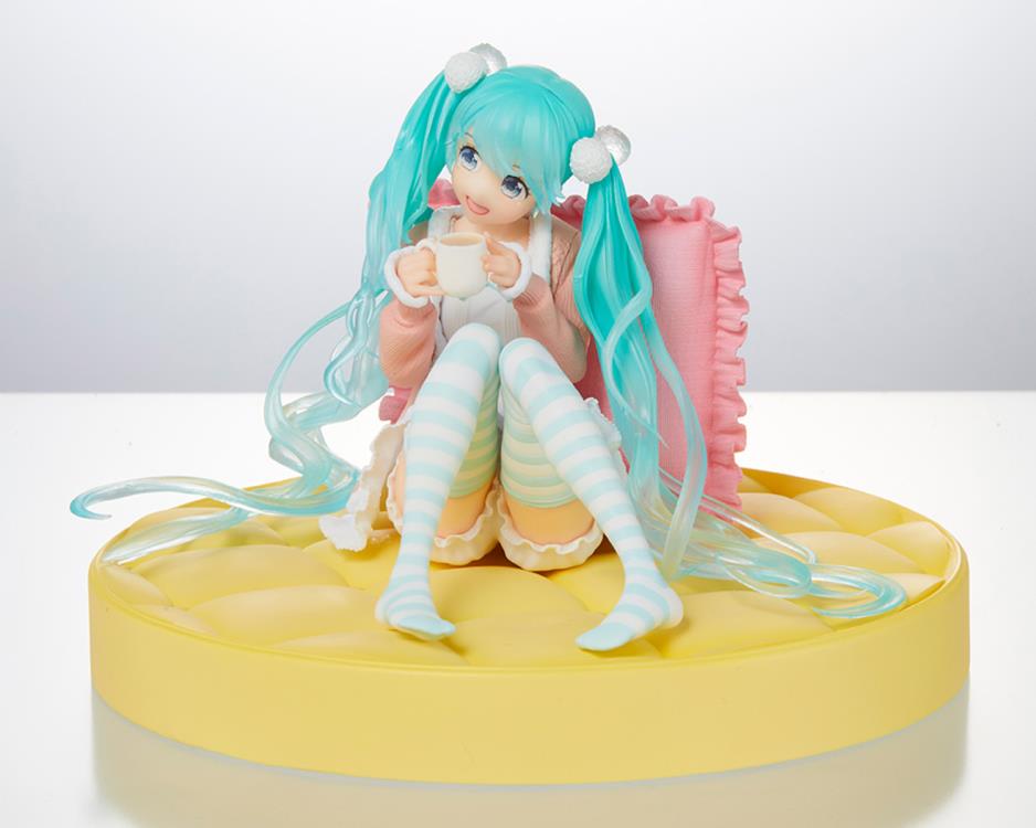 TAITO Vocaloid Hatsune Miku (Original Casual Wear Ver.) Figure