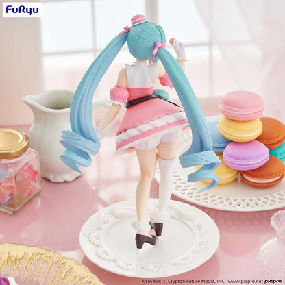 FURYU Vocaloid SweetSweets Series Hatsune Miku (Macaroon) Figure