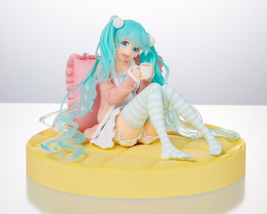 TAITO Vocaloid Hatsune Miku (Original Casual Wear Ver.) Figure