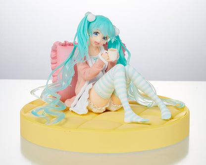 TAITO Vocaloid Hatsune Miku (Original Casual Wear Ver.) Figure